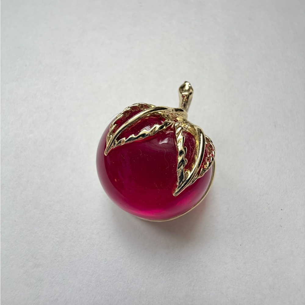 Sarah Coventry Apple / Cherry Brooch - Luminous Crystal & Gold